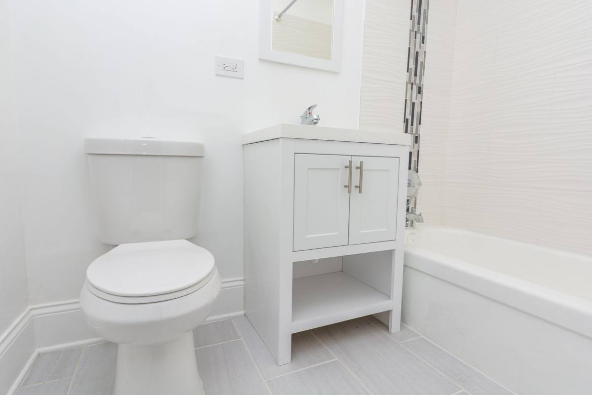 Apartment for rent at 7600 S Stewart Ave, Chicago, IL 60620