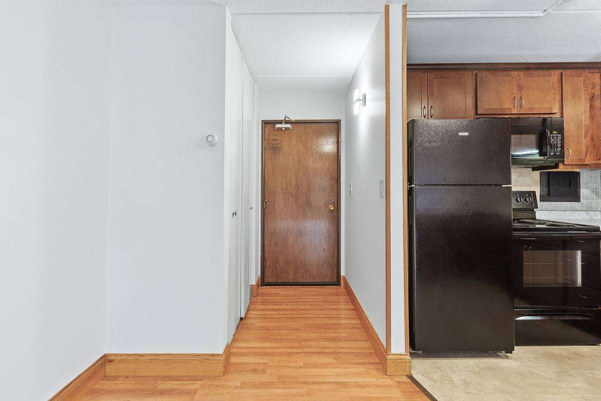 Apartment for rent at 1011 Marshall St NE, Minneapolis, MN 55413
