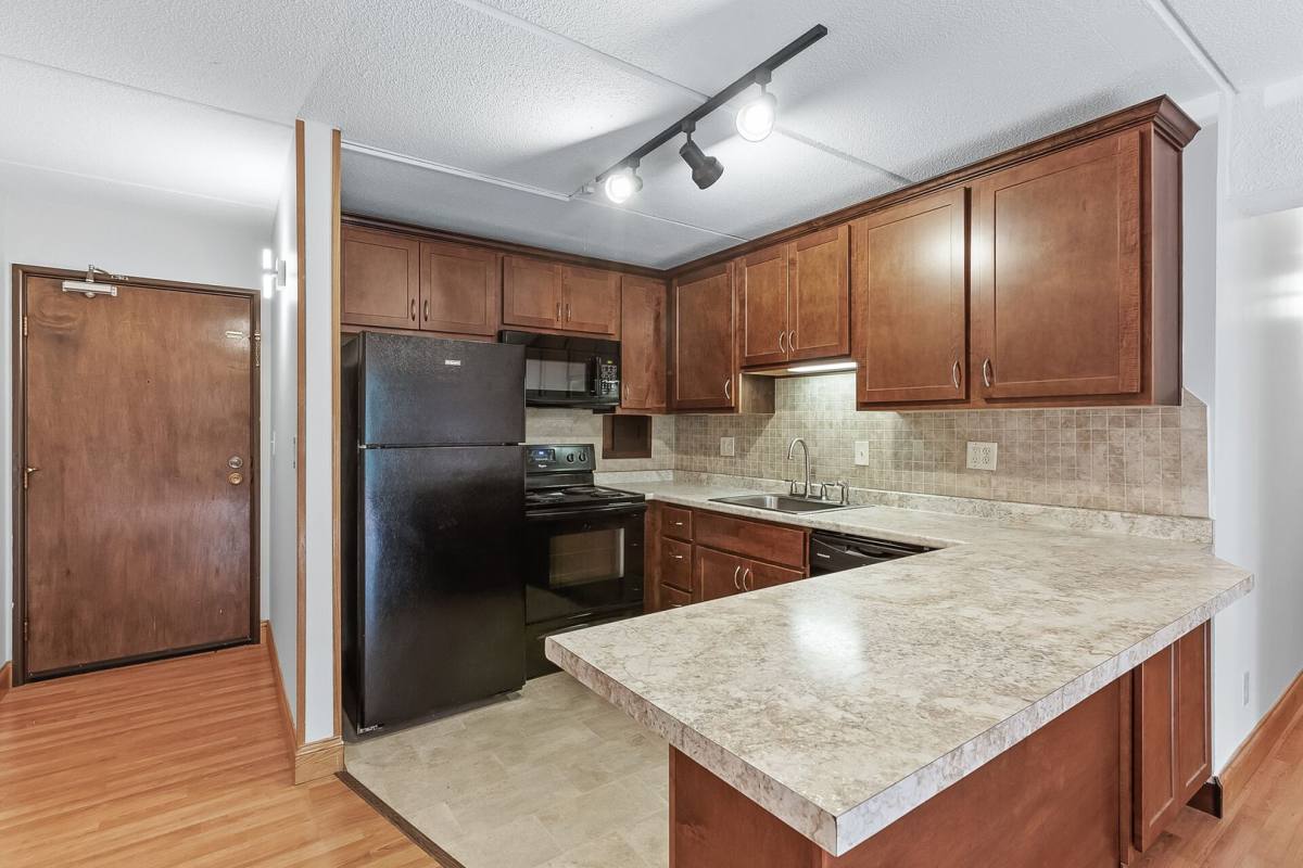 Apartment for rent at 1011 Marshall St NE, Minneapolis, MN 55413