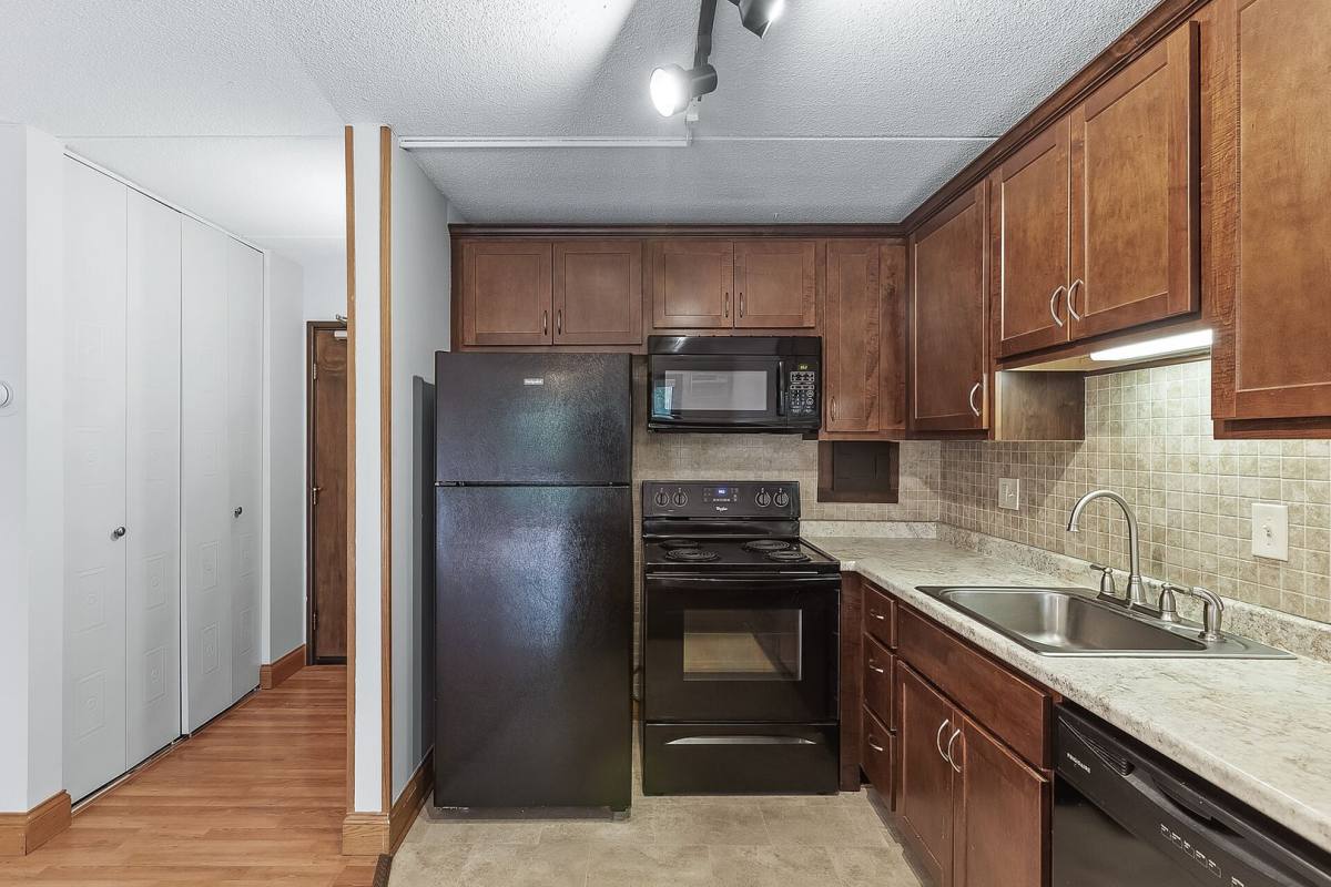 Apartment for rent at 1011 Marshall St NE, Minneapolis, MN 55413