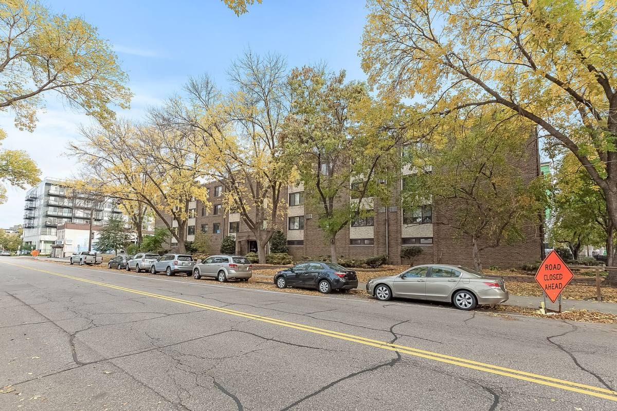 Apartment for rent at 1011 Marshall St NE, Minneapolis, MN 55413