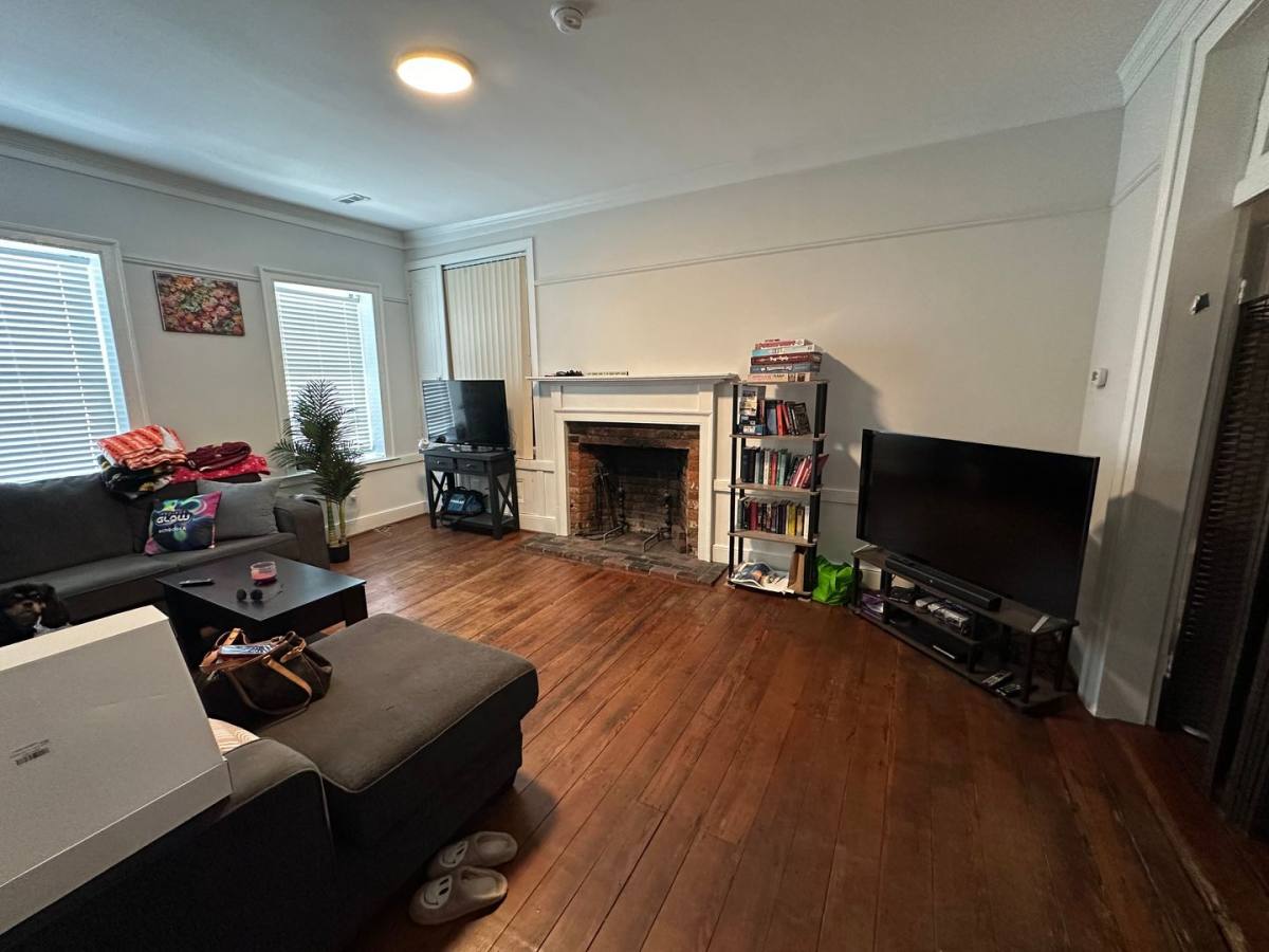 House for rent at 822 Caroline St, Fredericksburg, VA 22401