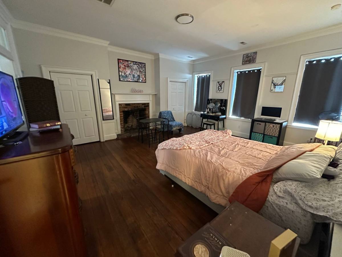 House for rent at 822 Caroline St, Fredericksburg, VA 22401