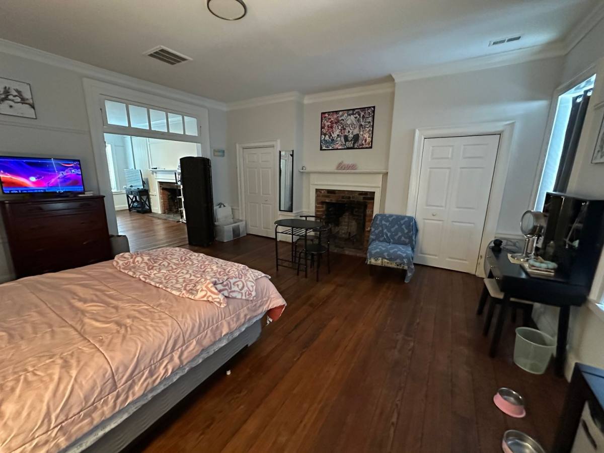 House for rent at 822 Caroline St, Fredericksburg, VA 22401