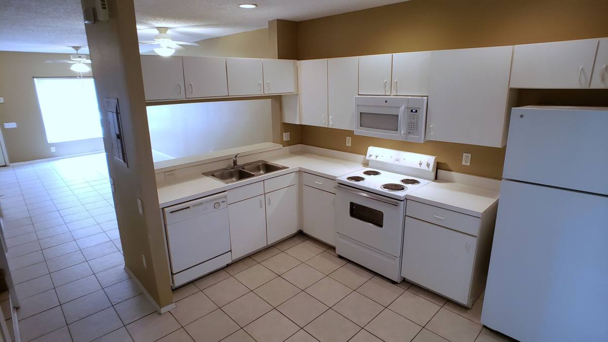 Townhouse for rent at 1406 Costa Mesa Dr, Wesley Chapel, FL 33543