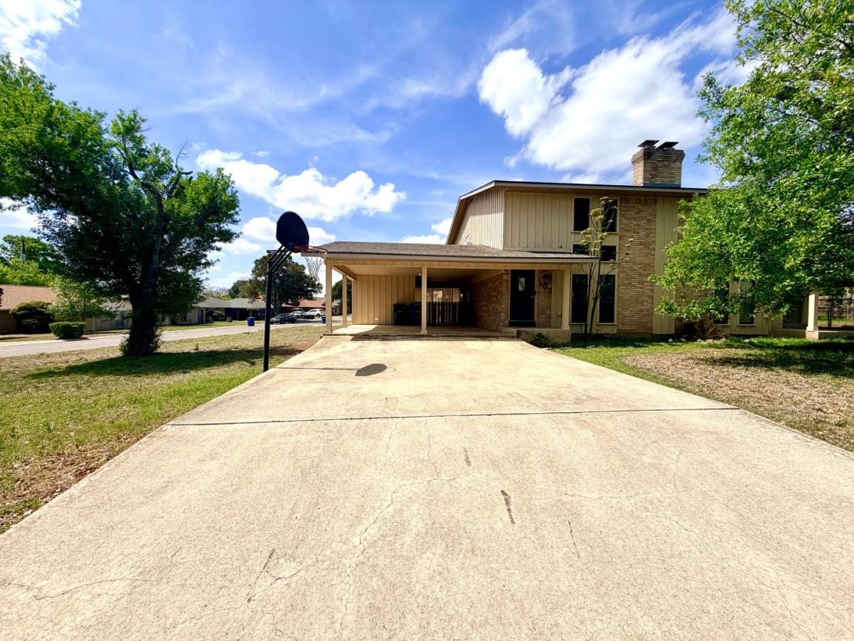 Townhouse for rent at 103 Brentwood Dr, New Braunfels, TX 78130