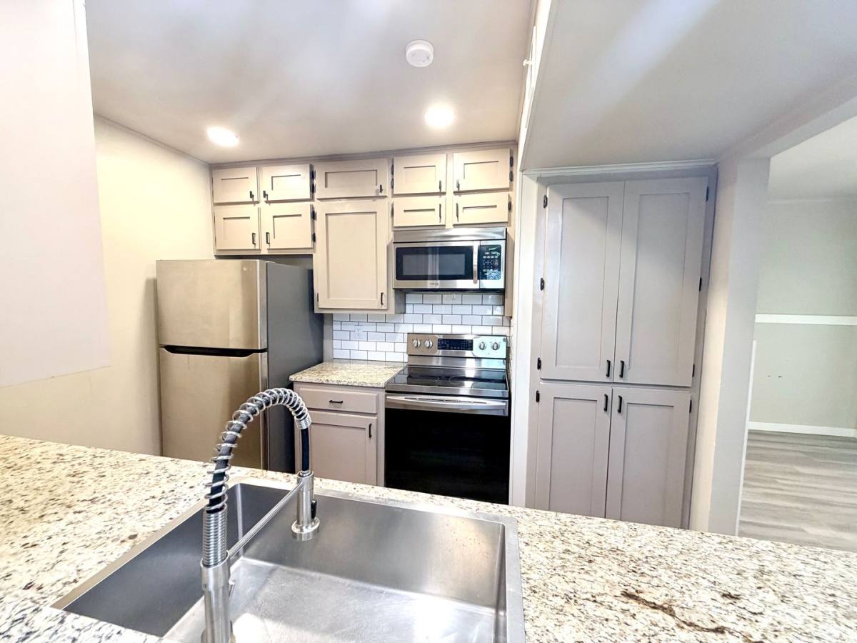 Townhouse for rent at 105 Brentwood Dr, New Braunfels, TX 78130
