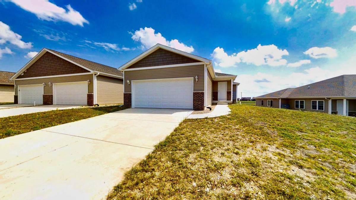 Apartment for rent at 901 Cates Dr, Mahomet, IL 61853