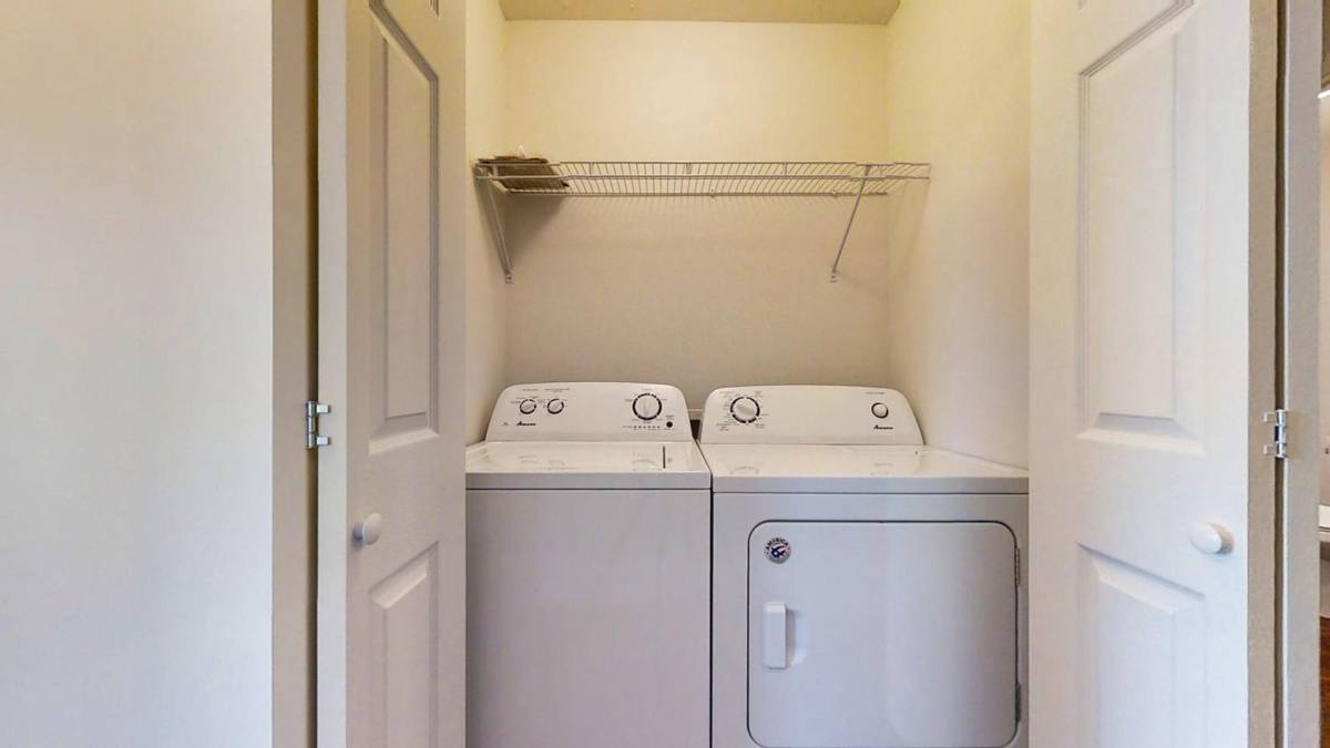Apartment for rent at 901 Cates Dr, Mahomet, IL 61853