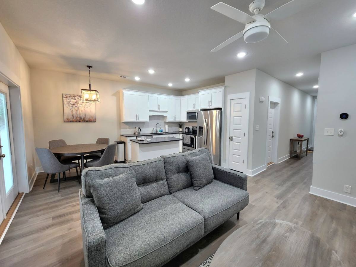Townhouse for rent at 218 Junction Ave, Pensacola, FL 32502