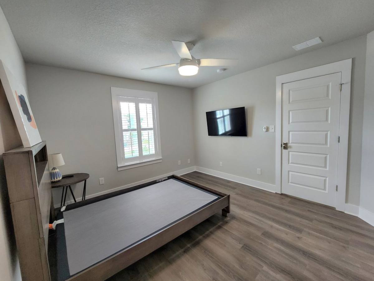 Townhouse for rent at 218 Junction Ave, Pensacola, FL 32502