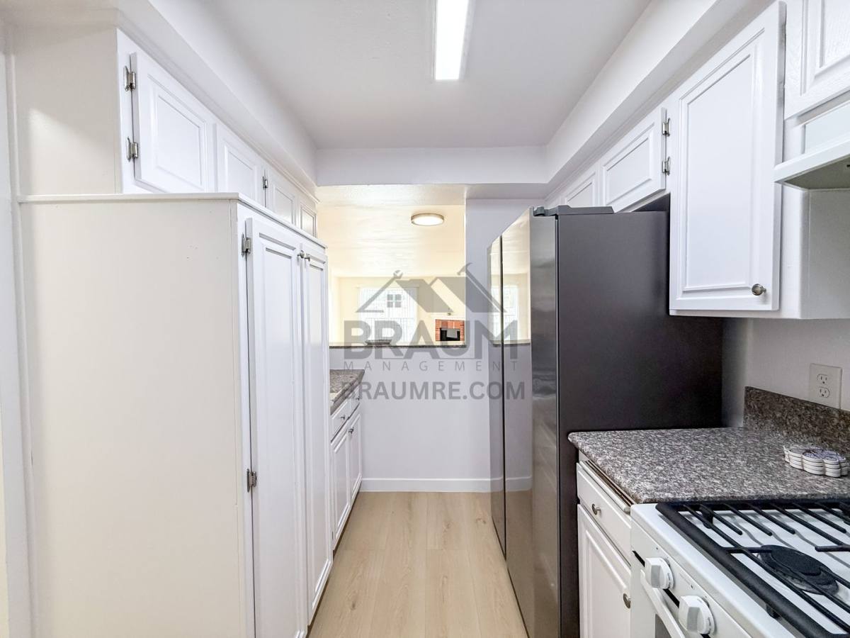 Apartment for rent at 11839 Burbank Blvd, Valley Village, CA 91607