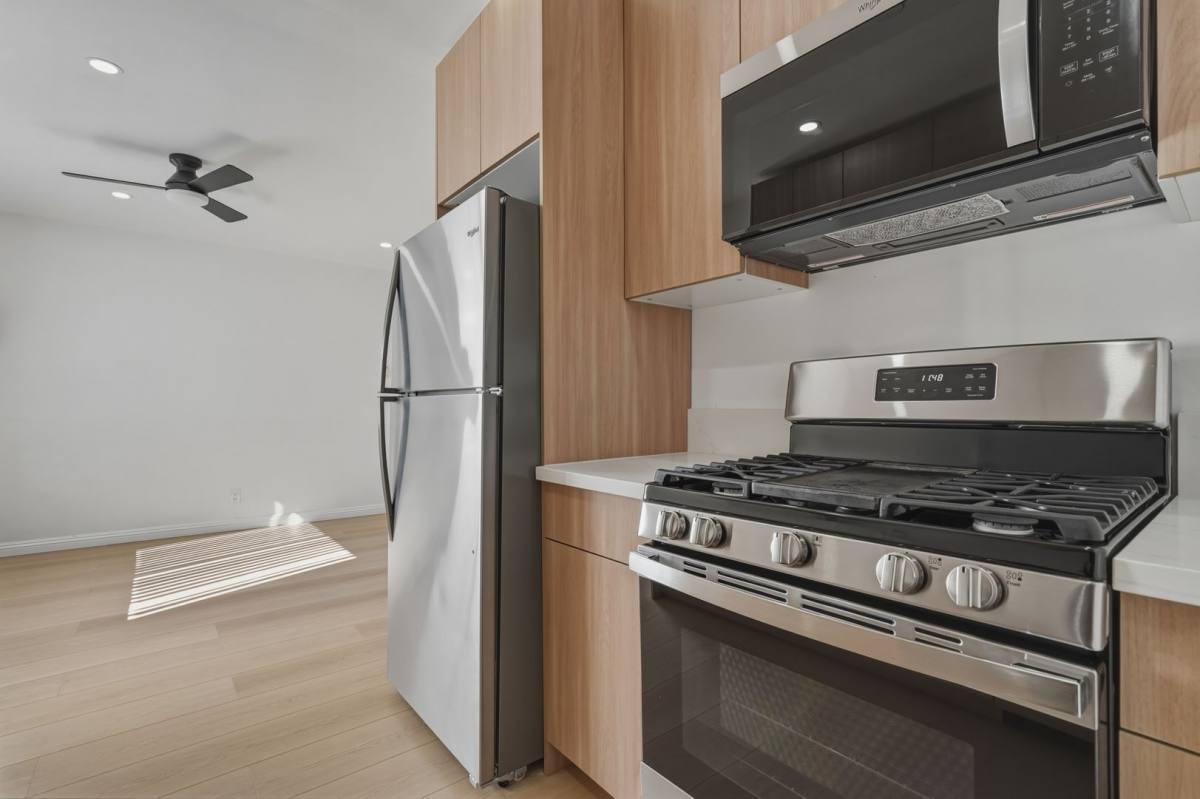 Apartment for rent at 3869 Tilden Ave, Culver City, CA 90232