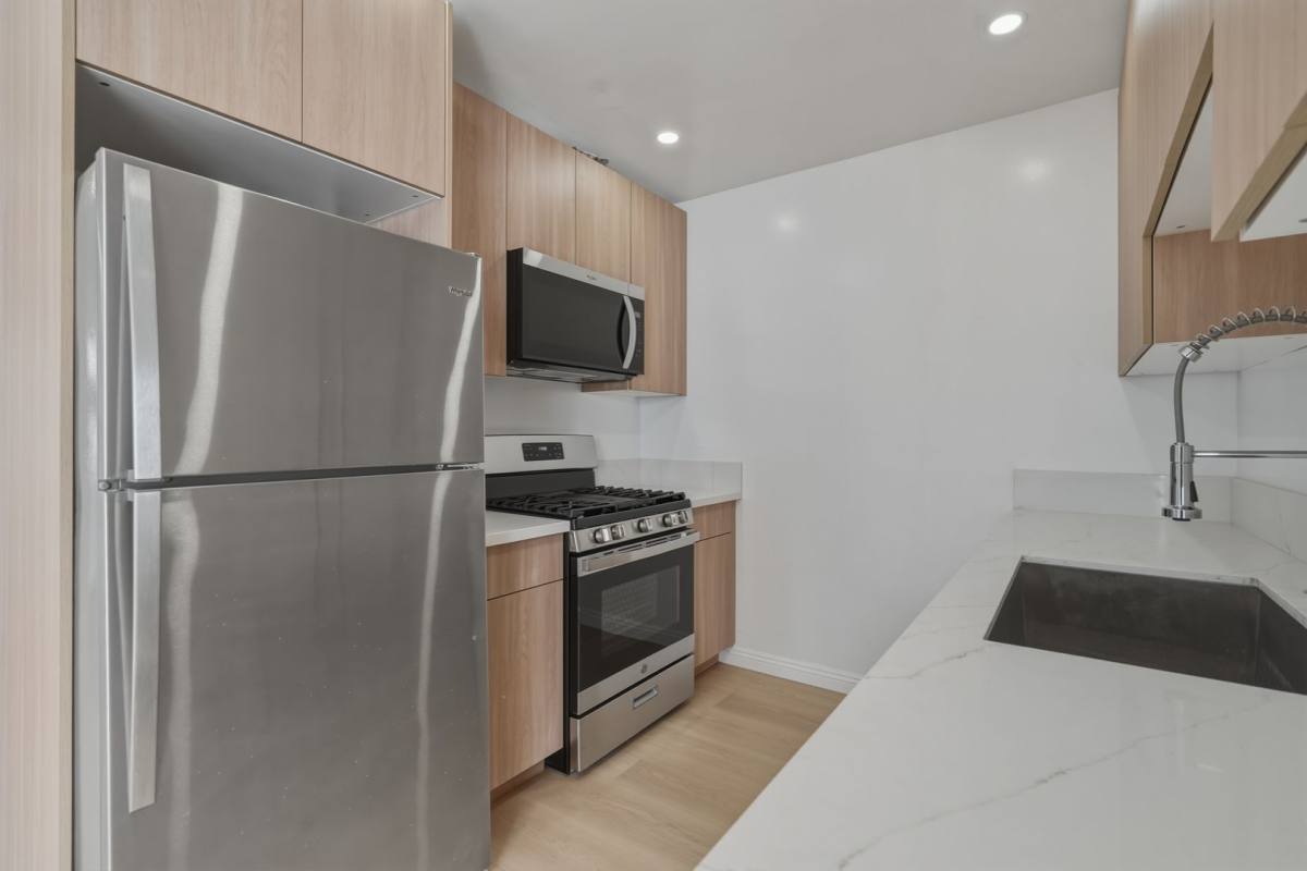Apartment for rent at 3869 Tilden Ave, Culver City, CA 90232