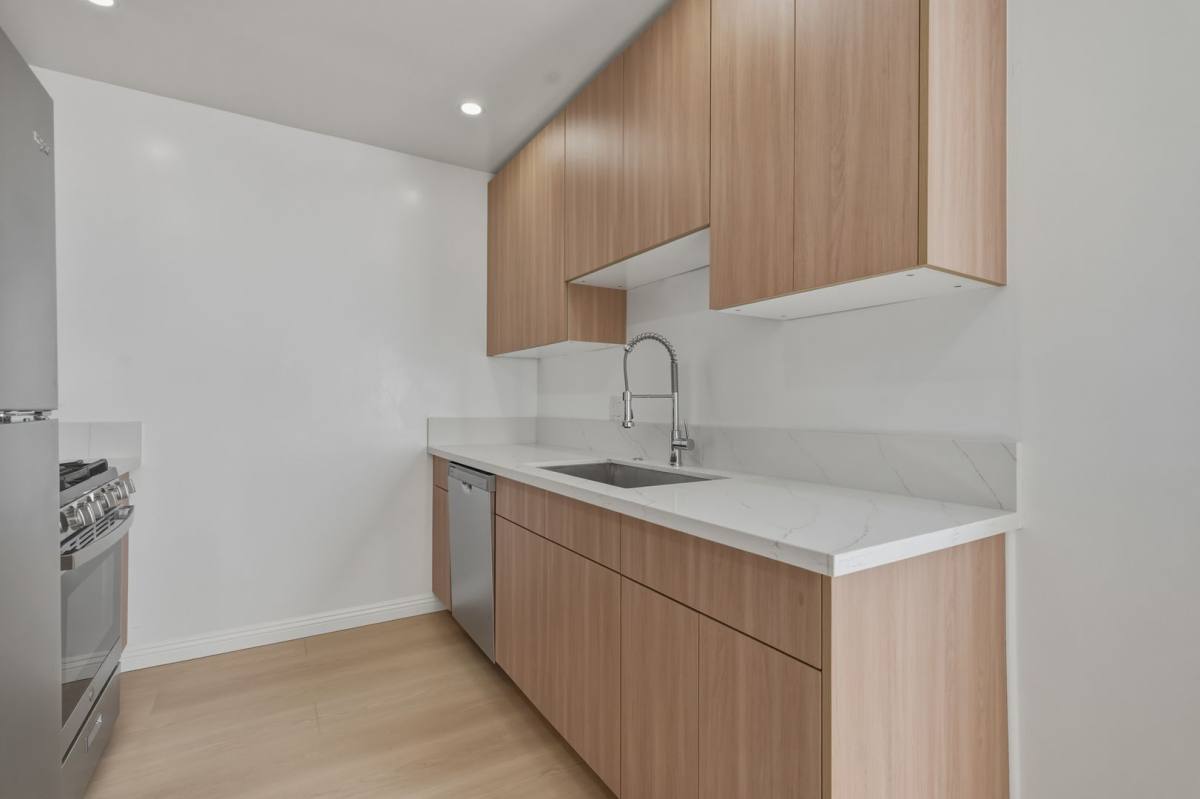 Apartment for rent at 3869 Tilden Ave, Culver City, CA 90232