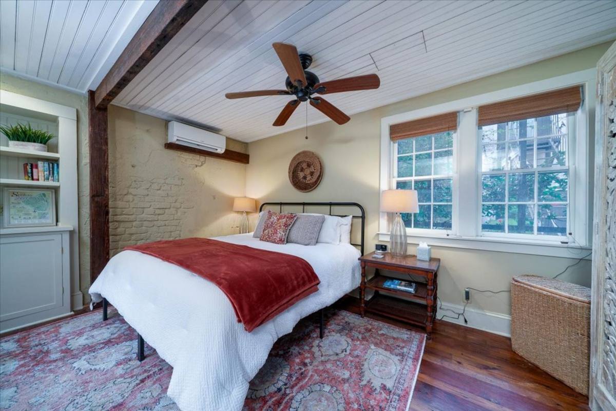 House for rent at 53 Hasell St #J, Charleston, SC 29401