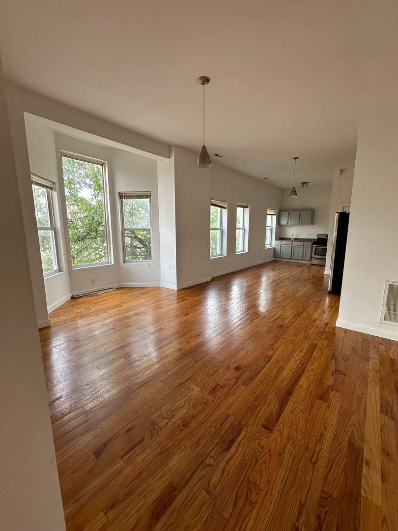 Apartment for rent at 2101 S Ashland Ave, Chicago, IL 60608