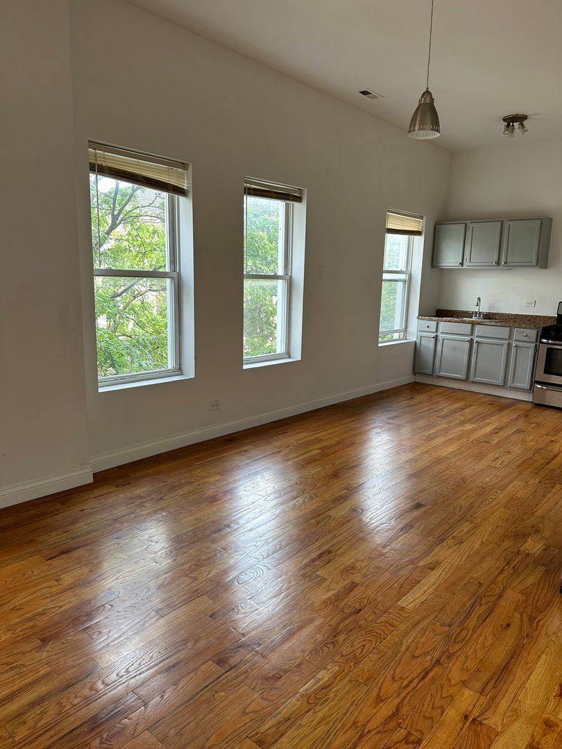 Apartment for rent at 2101 S Ashland Ave, Chicago, IL 60608