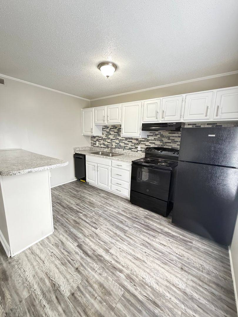Apartment for rent at 498-B Springbrook Dr, Kernersville, NC 27284