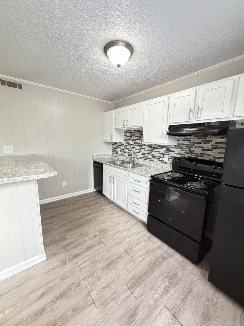 Apartment for rent at 502-B Springbrook Dr, Kernersville, NC 27284