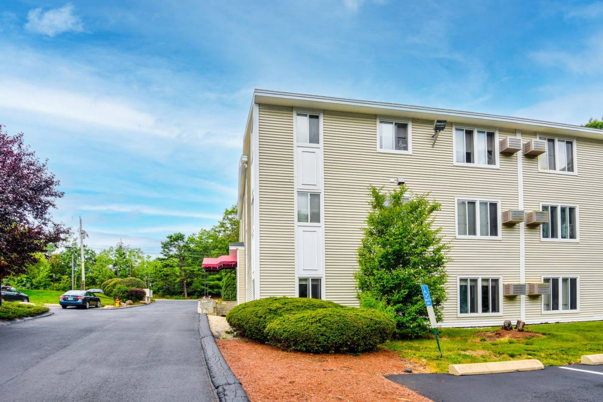 Apartment for rent at 875 S Porter St, Manchester, NH 03103
