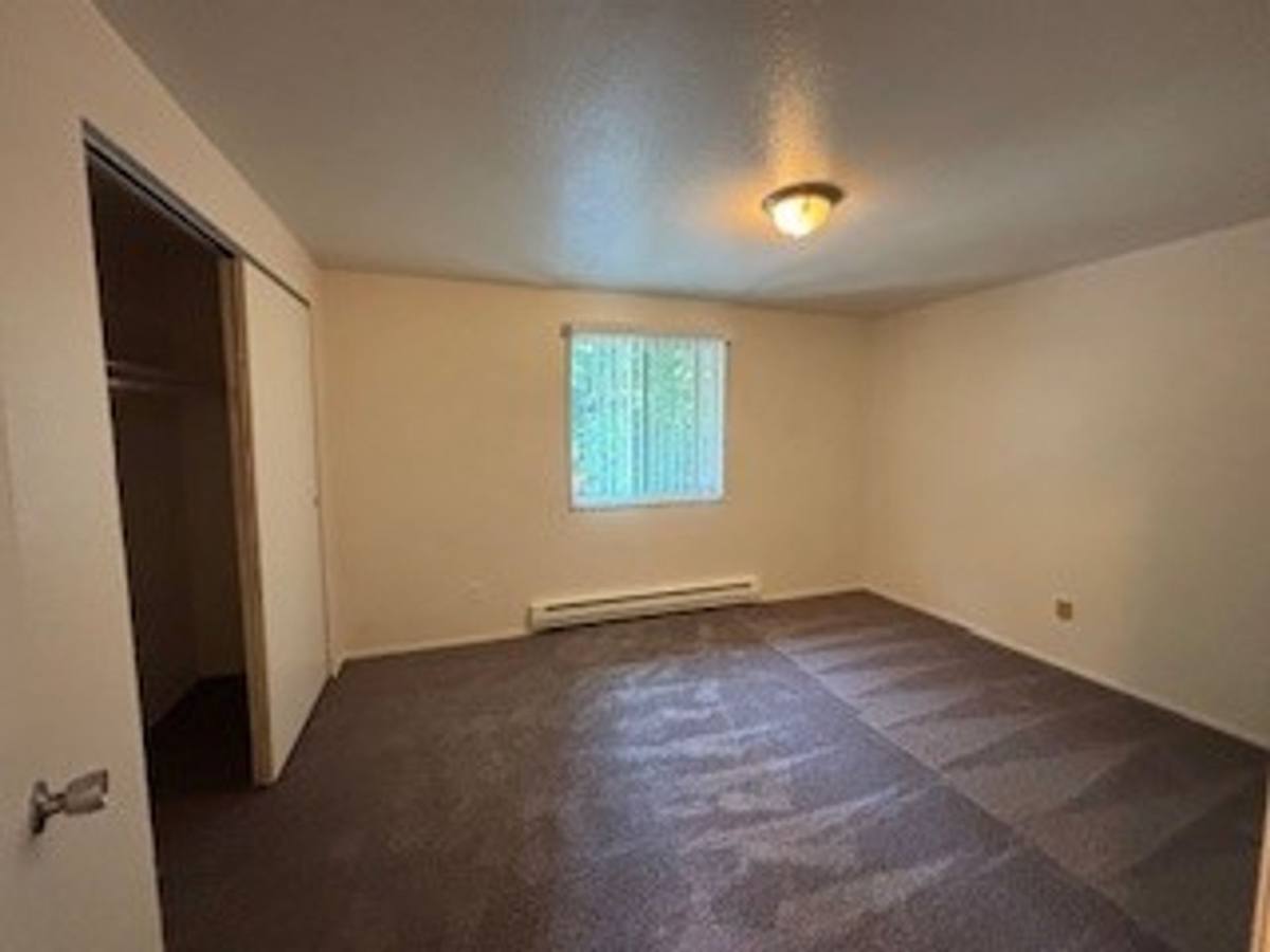 Apartment for rent at 724 2nd Ave S, Kent, WA 98032