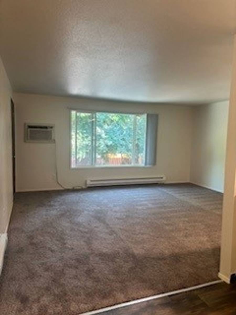 Apartment for rent at 724 2nd Ave S, Kent, WA 98032
