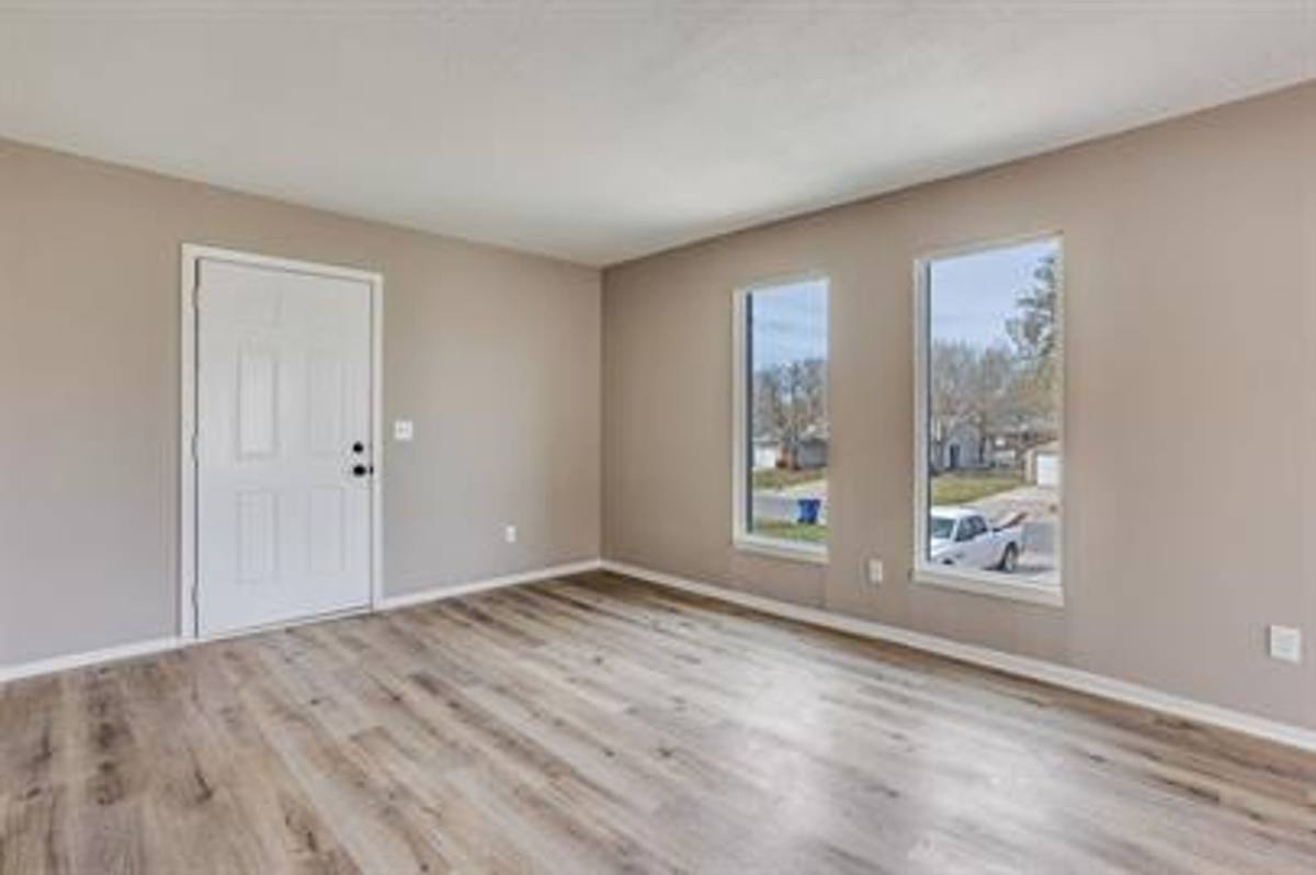 Apartment for rent at 1521 E El Monte St, Wichita, KS 67216