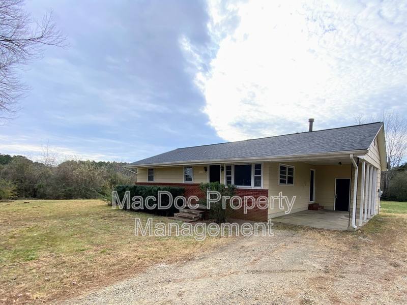 House for rent at 10532 Robert E Lee Dr, Spotsylvania, VA 22551