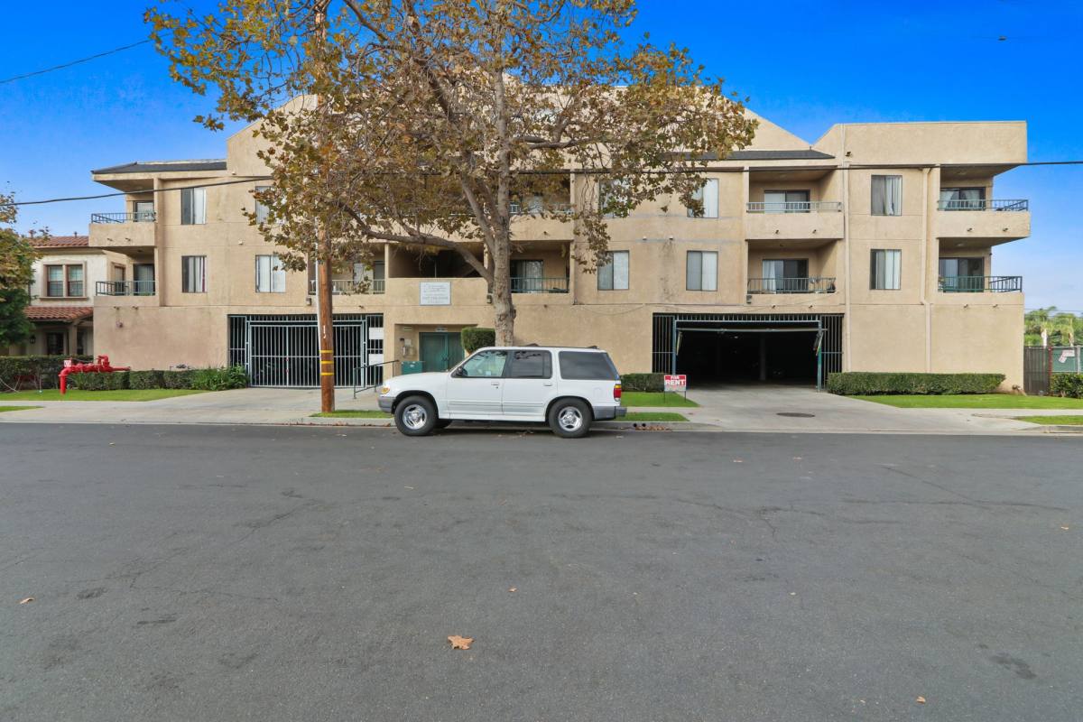 Apartment for rent at 2052 N Bush St, Santa Ana, CA 92706
