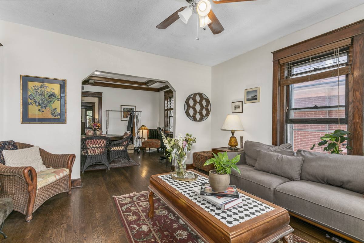 Apartment for rent at 302 W 34th St #1E, Kansas City, MO 64111