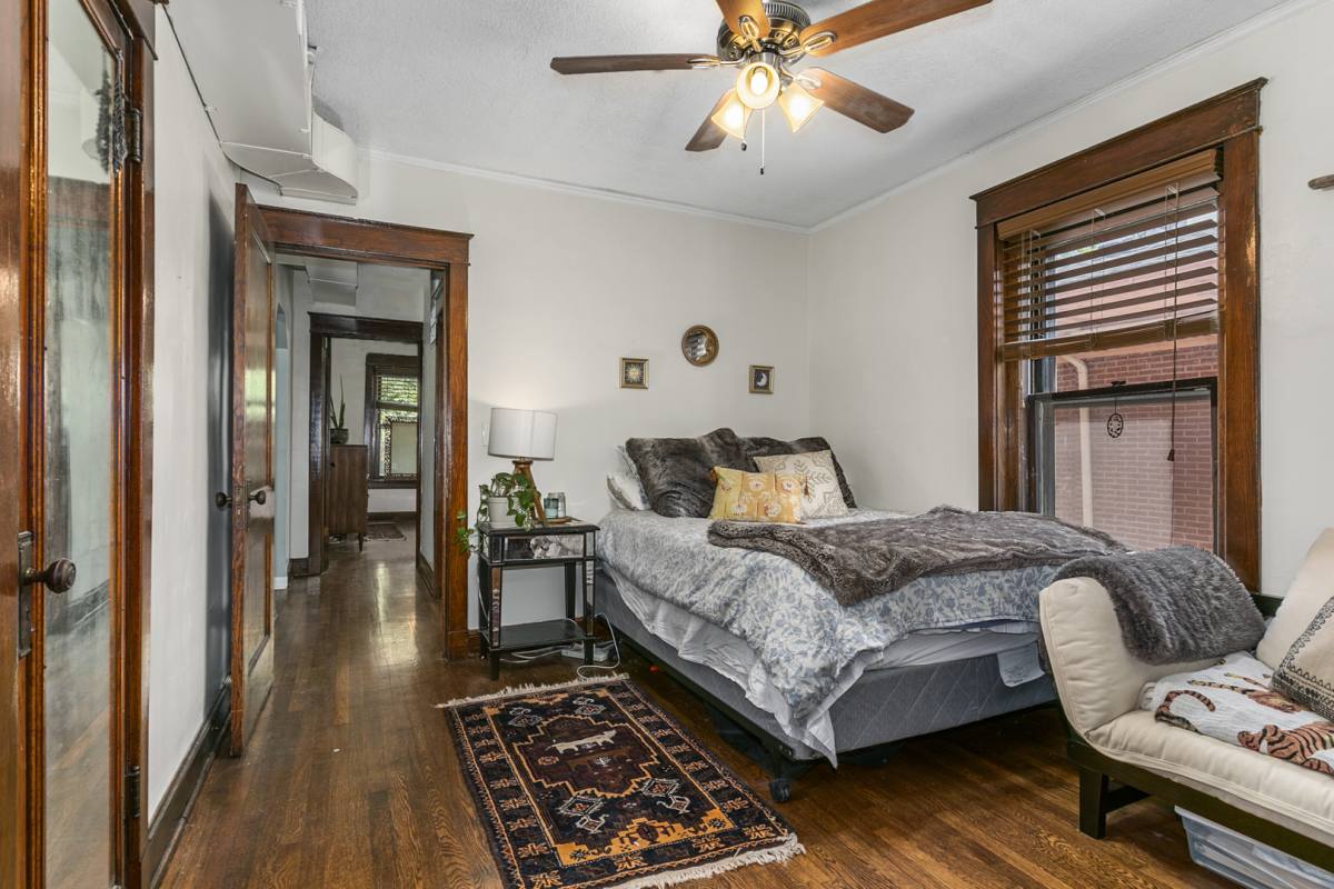 Apartment for rent at 302 W 34th St #1E, Kansas City, MO 64111