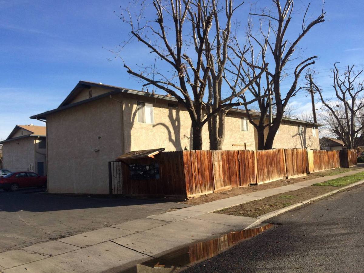 Apartment for rent at 200 Lincoln Ave, Bakersfield, CA 93308