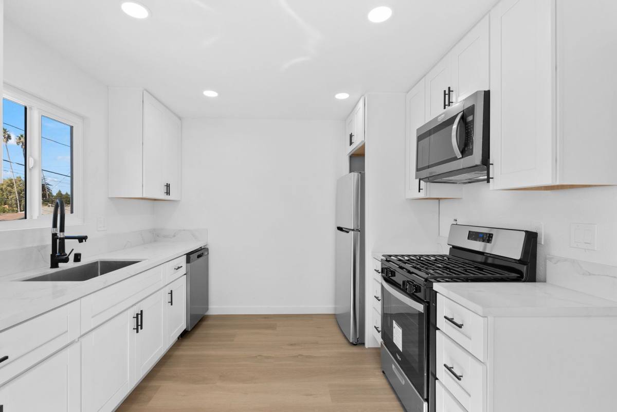 Apartment for rent at 4082-4084 Chamoune, San Diego, CA 92105
