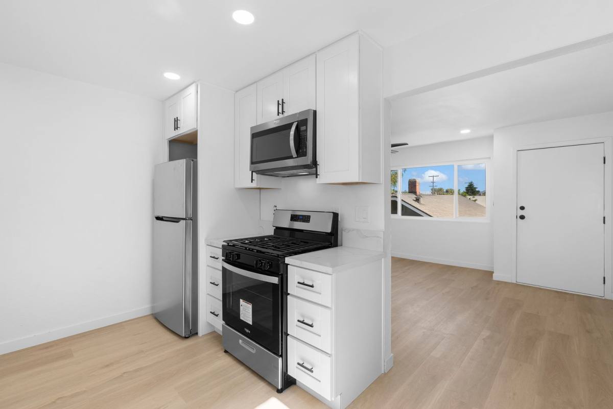Apartment for rent at 4082-4084 Chamoune, San Diego, CA 92105