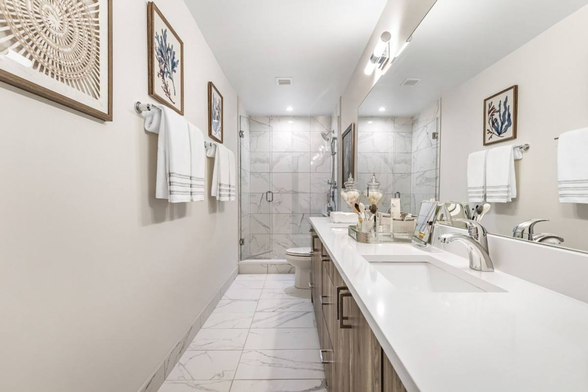 Apartment for rent at 435 Madison St, Oak Park, IL 60302
