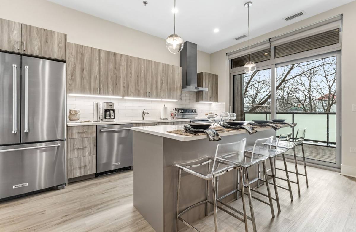 Apartment for rent at 435 Madison St, Oak Park, IL 60302