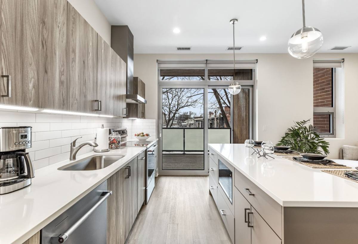 Apartment for rent at 435 Madison St, Oak Park, IL 60302