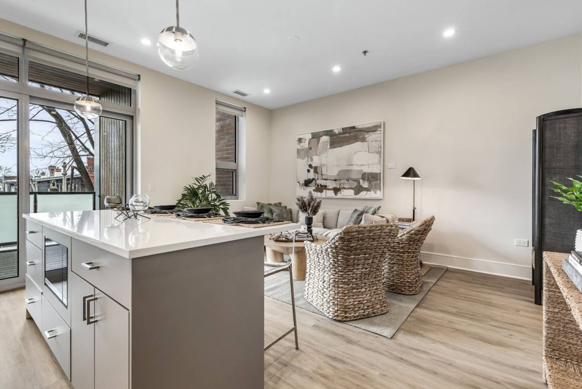 Apartment for rent at 435 Madison St, Oak Park, IL 60302