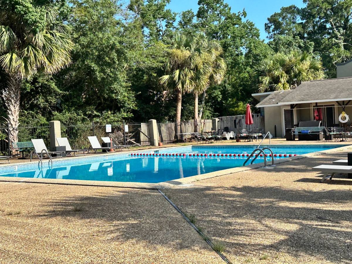 Apartment for rent at 1625 Martin Bluff Rd, Gautier, MS 39553