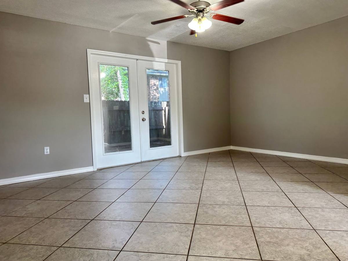 Apartment for rent at 1625 Martin Bluff Rd, Gautier, MS 39553