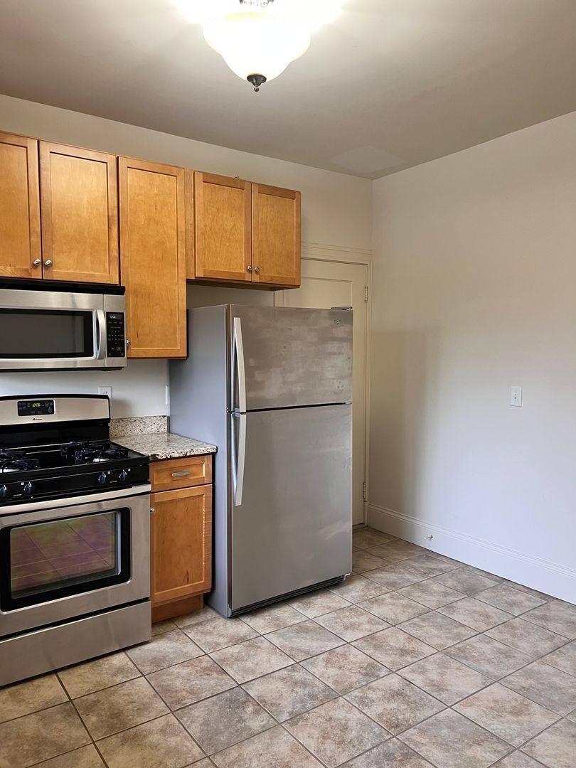 Apartment for rent at 3578 Burch Ave, Cincinnati, OH 45208