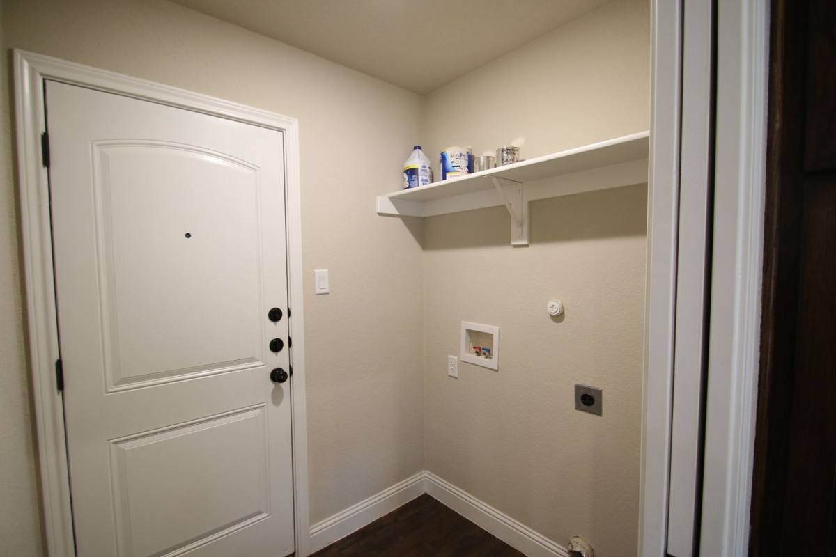 Apartment for rent at 1324-1328 White Sand Dr, Azle, TX 76020