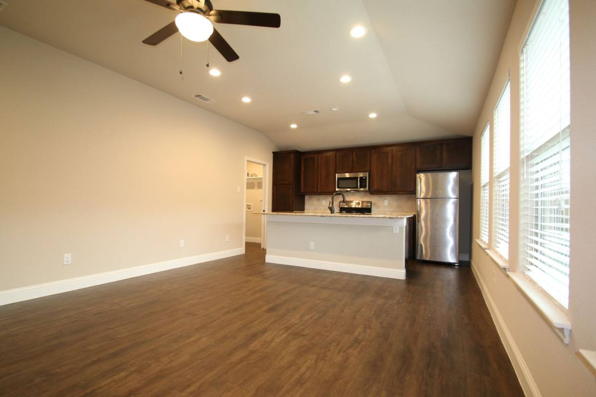 Apartment for rent at 1324-1328 White Sand Dr, Azle, TX 76020