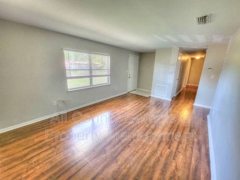 House for rent at 10881 Key Coral Dr, Jacksonville, FL 32218
