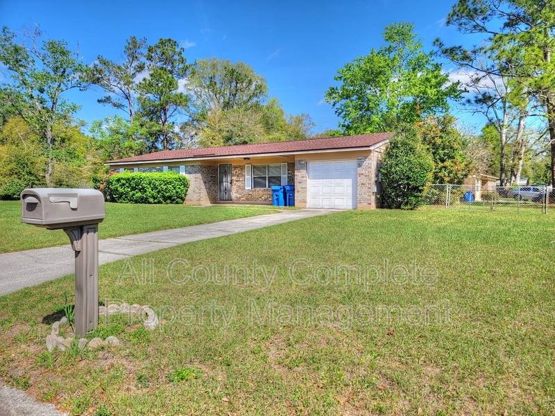 House for rent at 10881 Key Coral Dr, Jacksonville, FL 32218