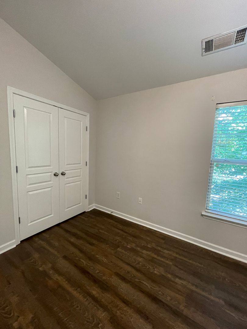 Apartment for rent at 3825 Cherokee Woods Way, Knoxville, TN 37920