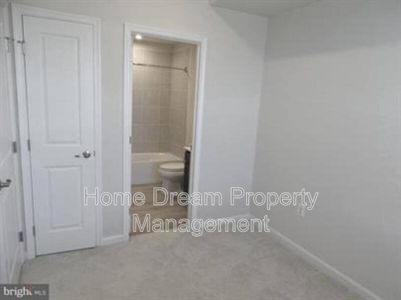 Townhouse for rent at 1016 Trestle Dr, Fredericksburg, VA 22401