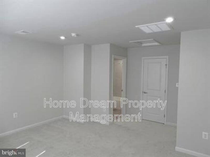 Townhouse for rent at 1016 Trestle Dr, Fredericksburg, VA 22401
