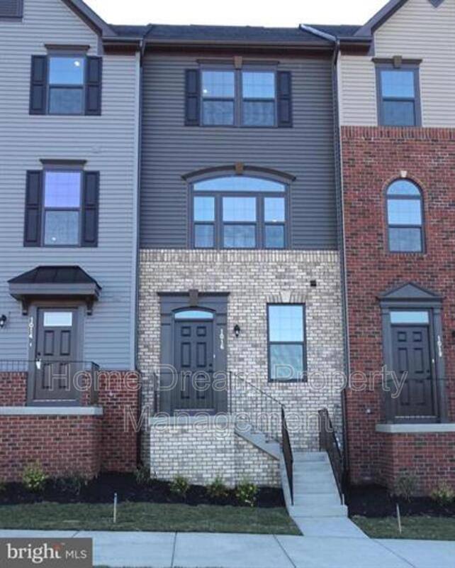 Townhouse for rent at 1016 Trestle Dr, Fredericksburg, VA 22401